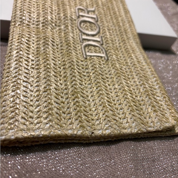 Tan Raffia bagNew - Picture 6 of 7